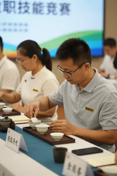 梅州赛茶遇上凤凰单丛：阿凤姐嘅中秋茶礼智慧